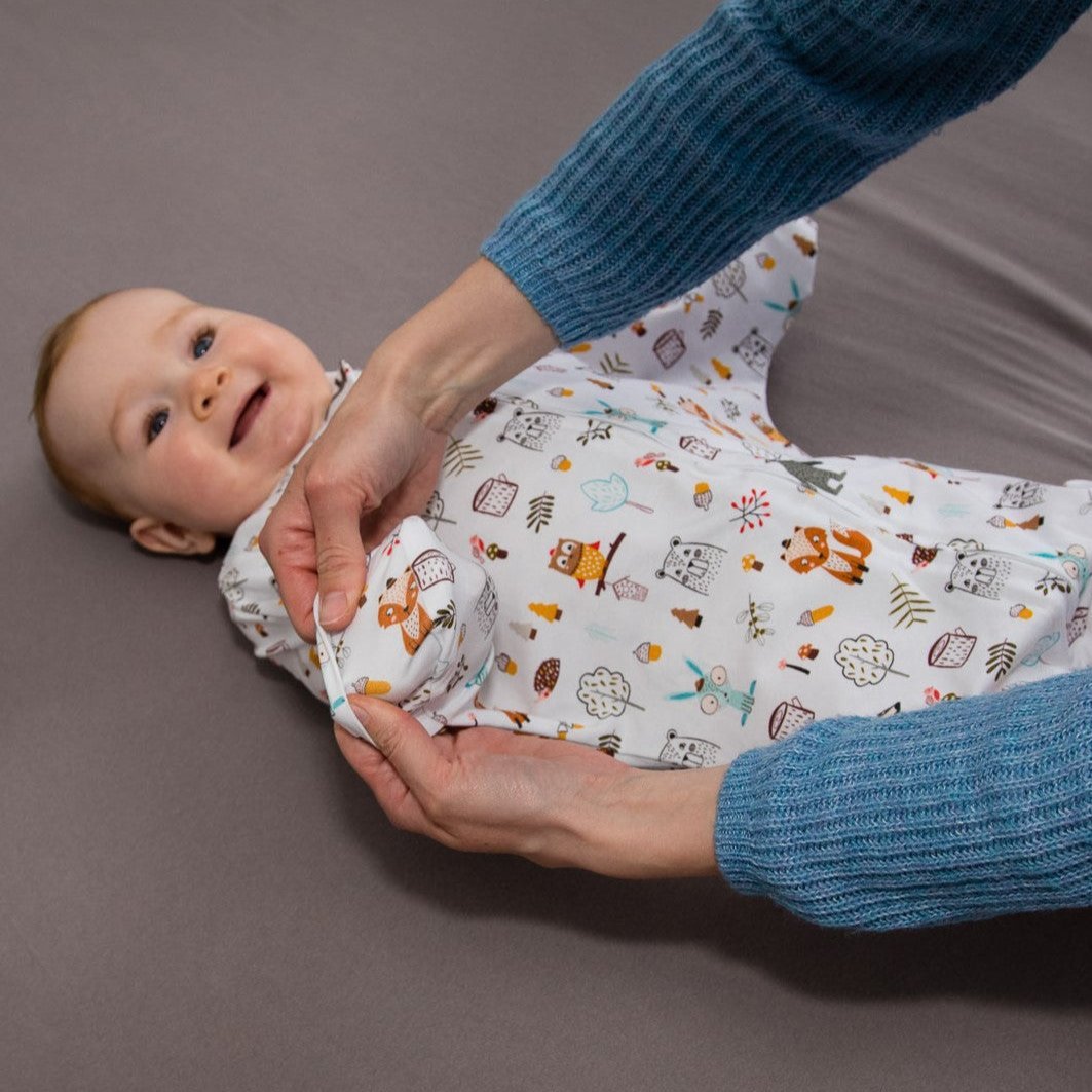 Ärmel werden am Wombi umgeschlagen